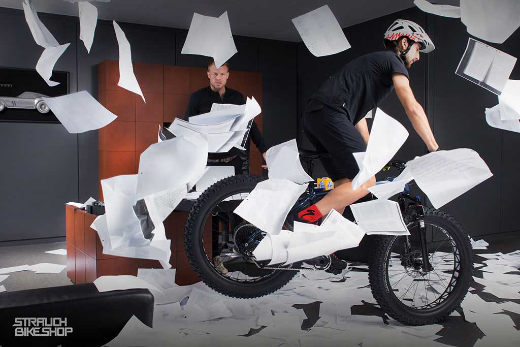 shooting-location-buero-papier-angry-wut-mess-chaos-kreaitv-kompr
