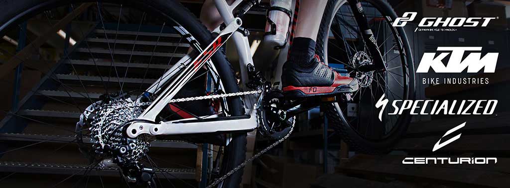 stracuh-bikeshop-ktm-werbefotografie-ausschnitt-fahrrad-bike-mountainbike-radschuhe-foto-kompr