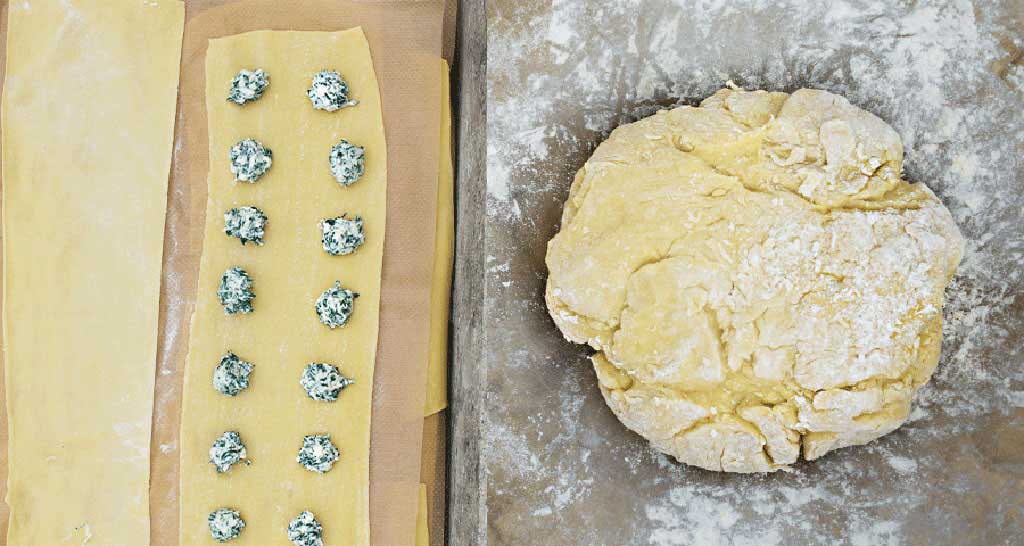 ZUtaten-ravioli-selbstgemacht-teig-kompr