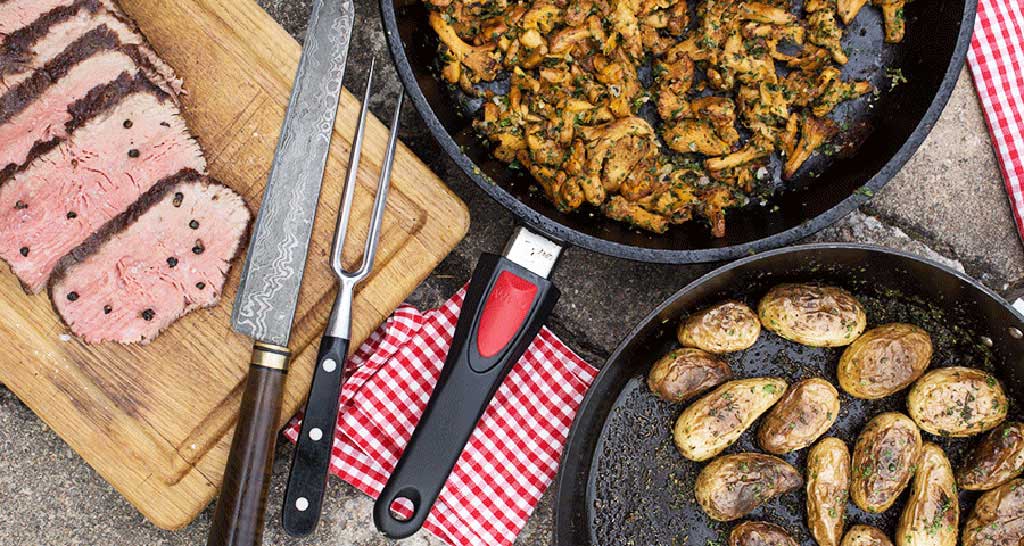 angerichtet-gericht-kueche-kochen-kartoffel-fleisch-messer-pfanne-tisch-produkt-kompr