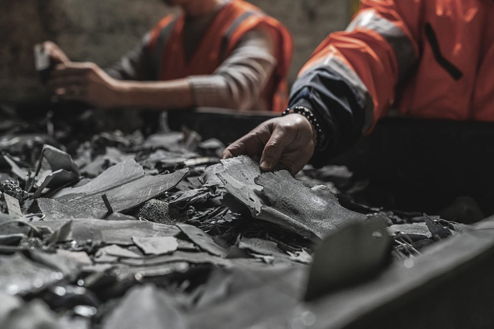 NFM-Production-hand-zinc-metal-recycling