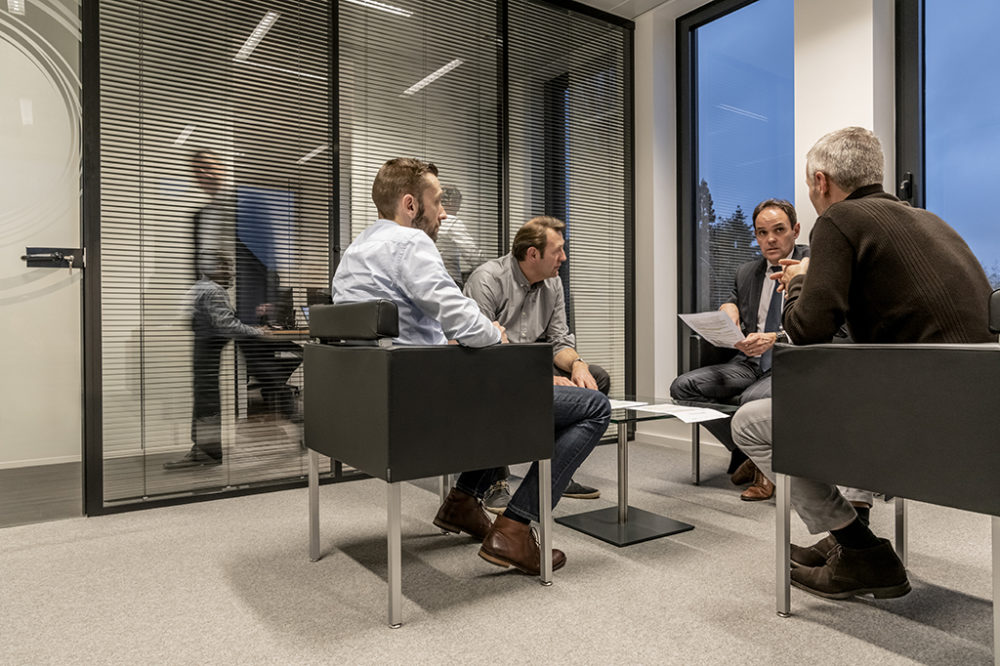 nfm-reazn-office-fotograf-mats-karlsson-thinking-brainstorming-conference-konferenz-office-work-zinc-production