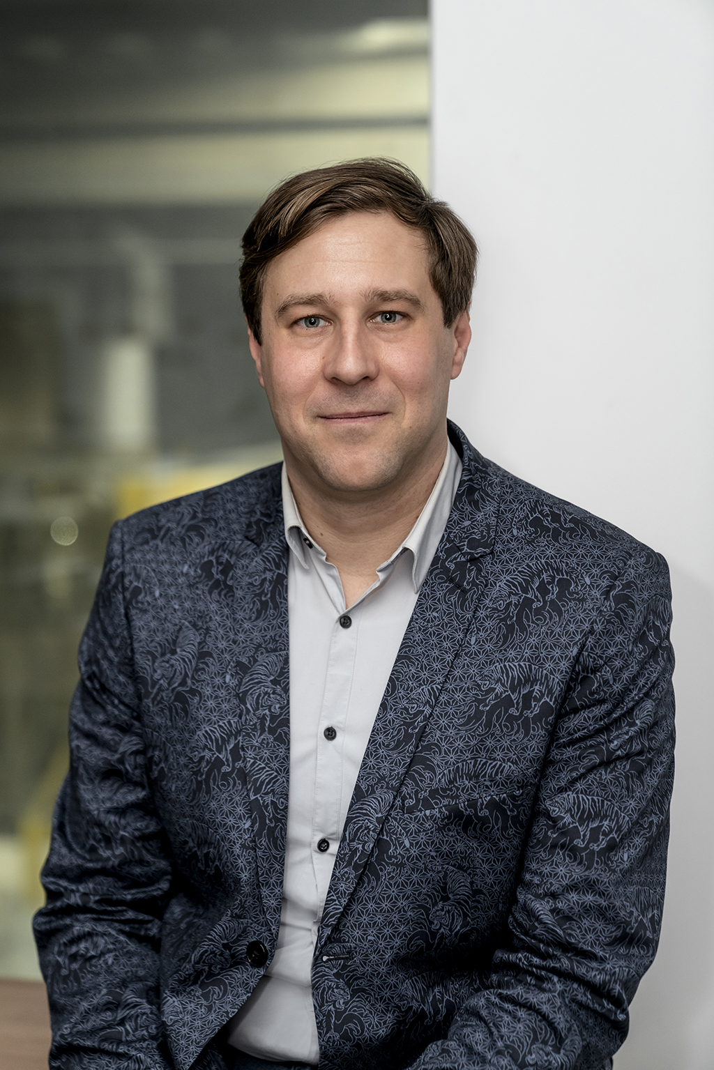 portrait-engineer-office-gent-belgium-production-business-metal-zinc