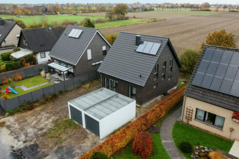 drohnenfotografie-haus-acker-landhaus-ruhe-nachbran-viertel-baustelle